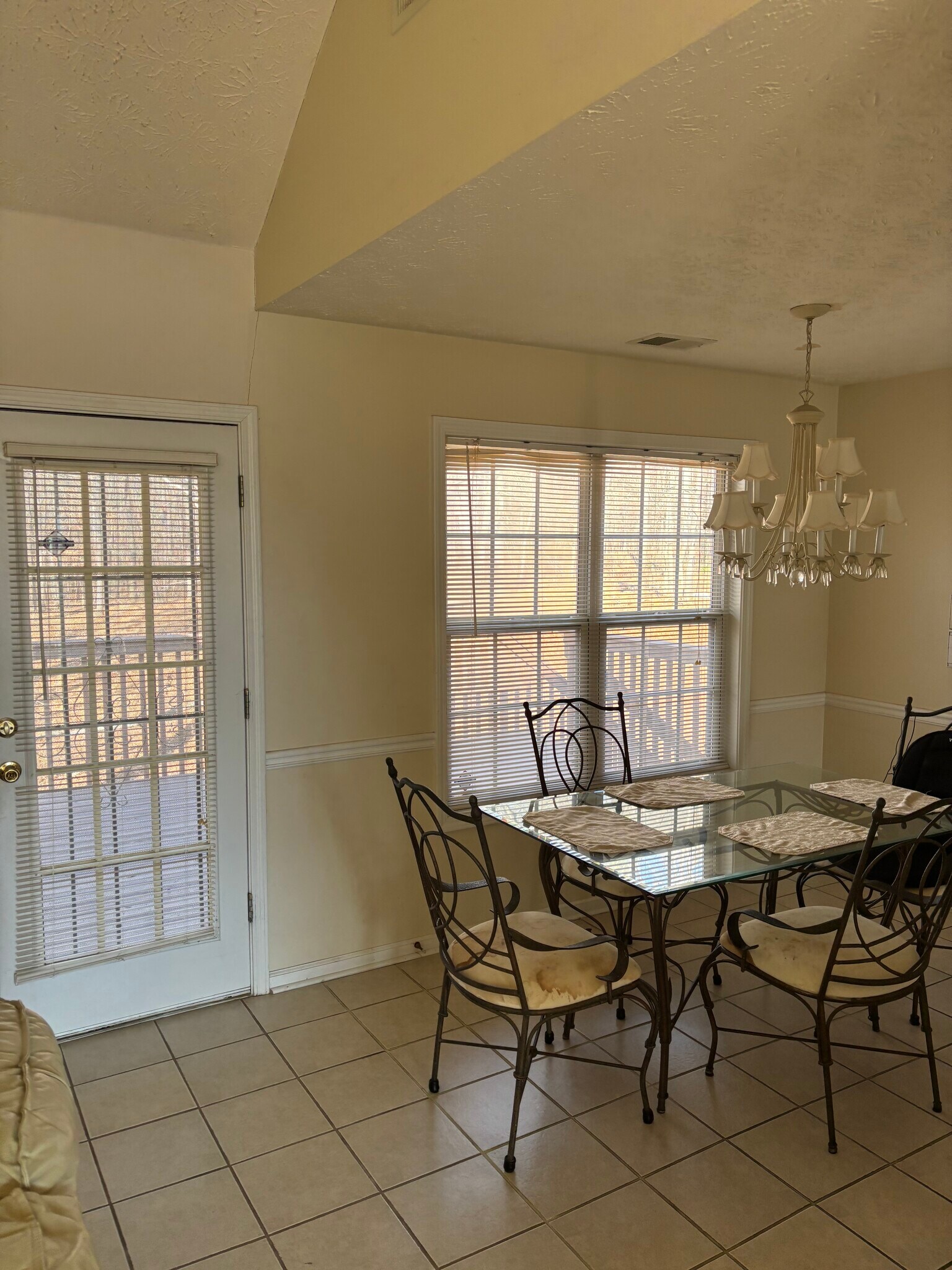 Building Photo - 1460 Scenic Brook Trl SW