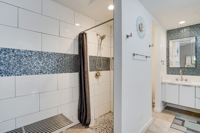 Building Photo - CUTE HOME IN 89169
