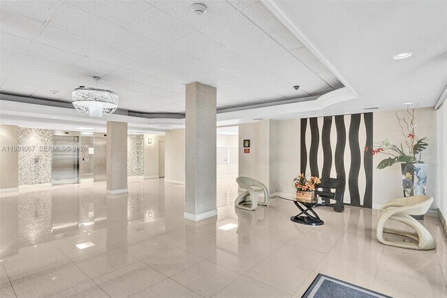 Building Photo - 1833 S Ocean Dr