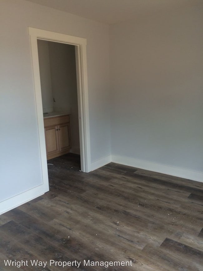 Building Photo - 1138 Kenton St