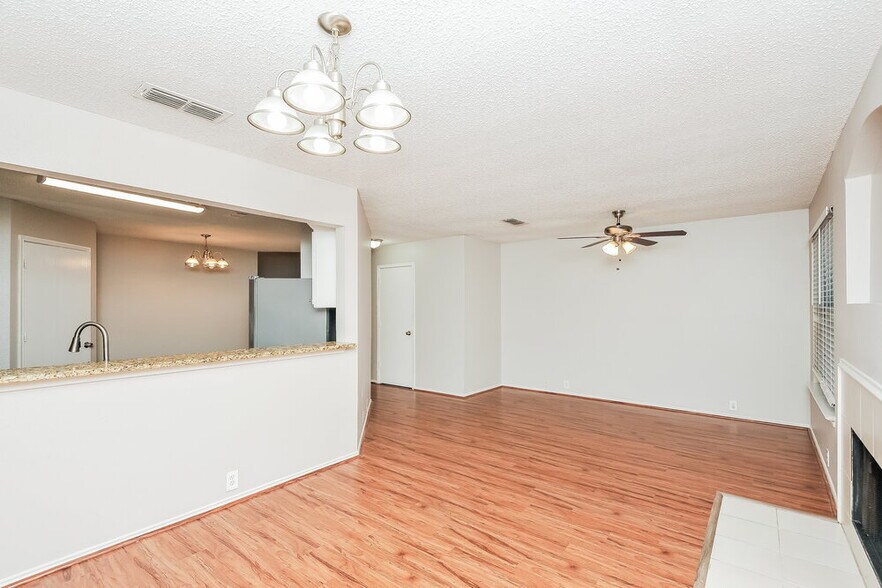 Building Photo - 8564 Charleston Ave