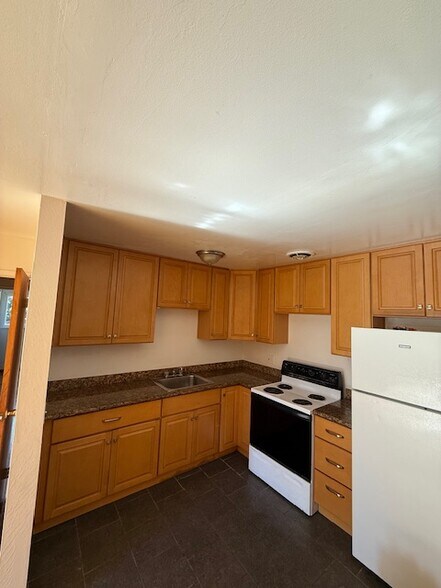 Building Photo - 1730 Stuart St