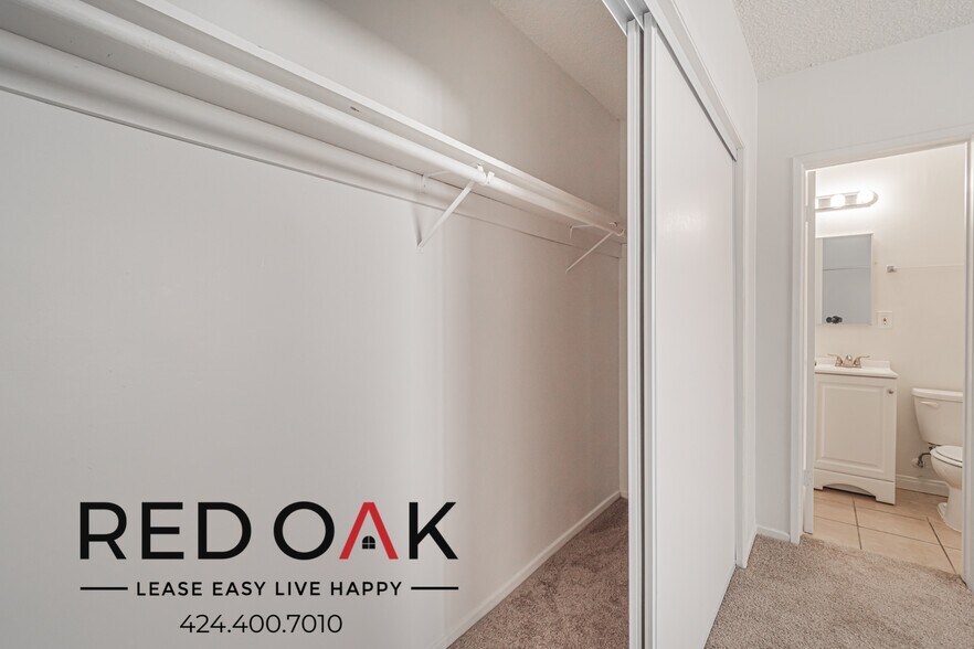 Building Photo - 8337 Cedros Ave