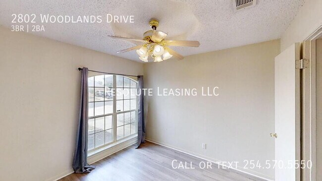 Building Photo - 2802 Woodlands Dr