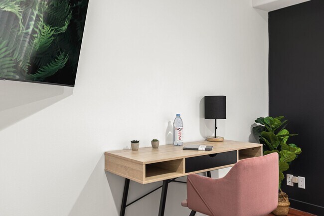 Building Photo - 10777 Ashton Ave