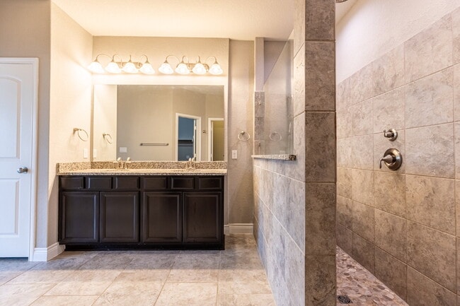 Building Photo - 27462 Paraiso Sands