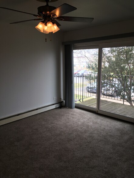 Building Photo - 1493 N Winslowe Dr