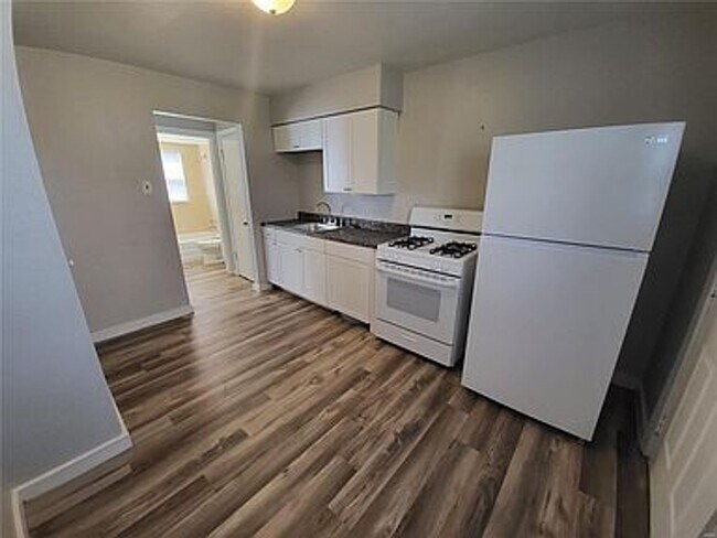 Building Photo - 6156 Jackson Ave