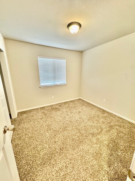 Building Photo - 7308 Rosado Dr