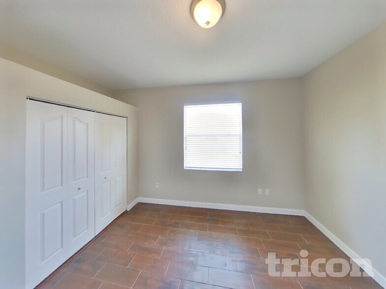 Building Photo - 9208 64th Ct E