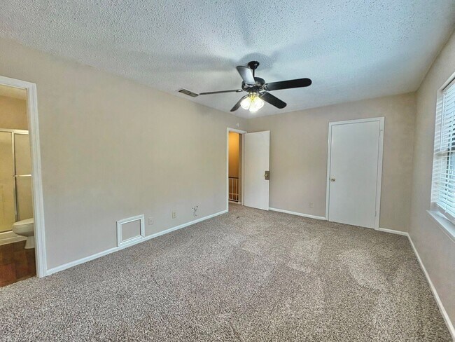 Building Photo - Delmar Dr. 2514/2516