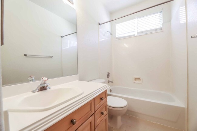 Building Photo - Shadowbrook Springs