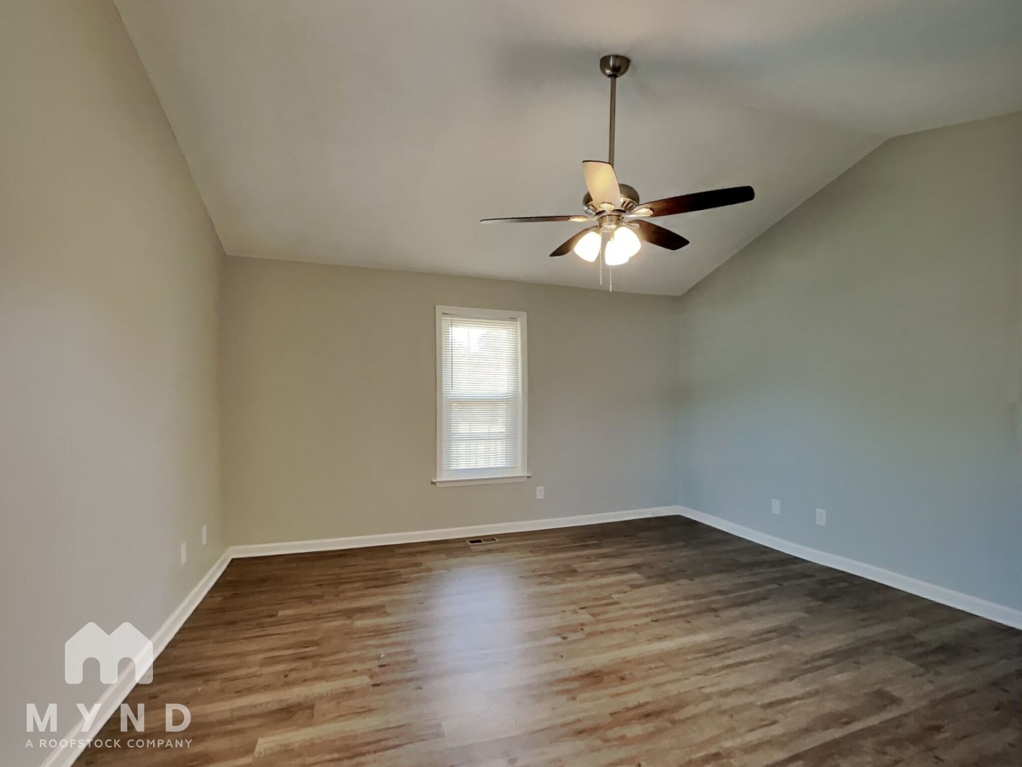 Building Photo - 204 Skylar Ln