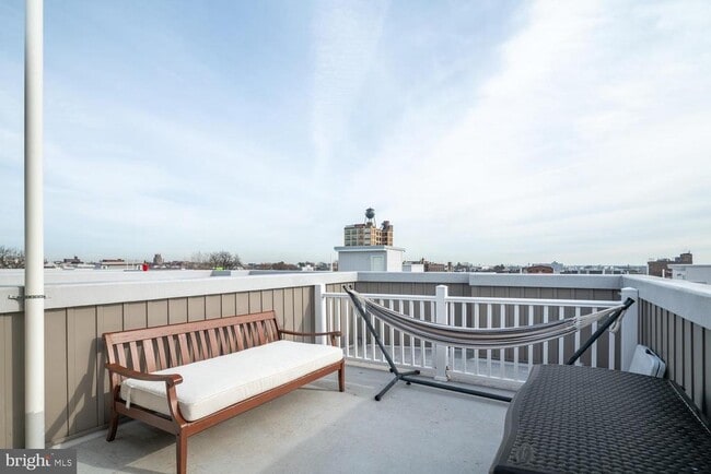 Building Photo - 1940 N Orianna St