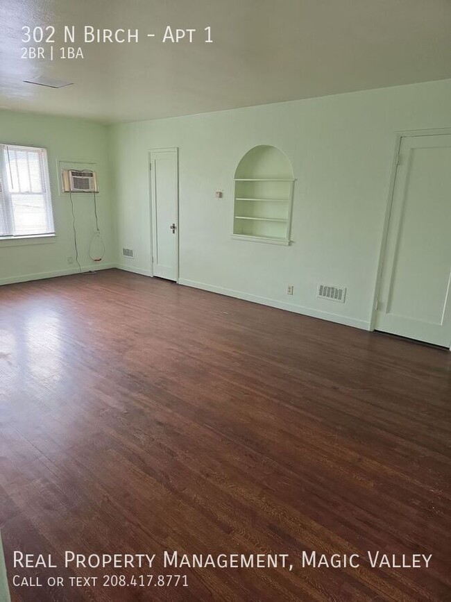 Building Photo - 302 N Birch-Apt 1