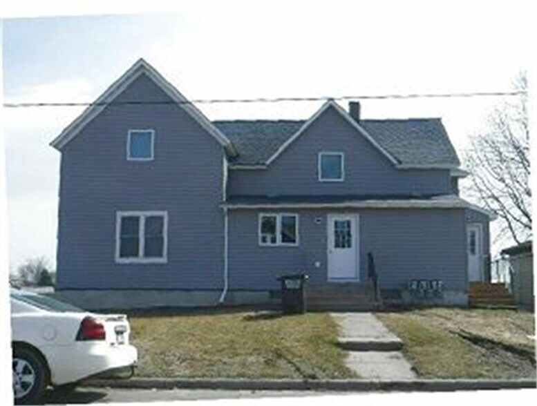 Building Photo - 503 Elm St