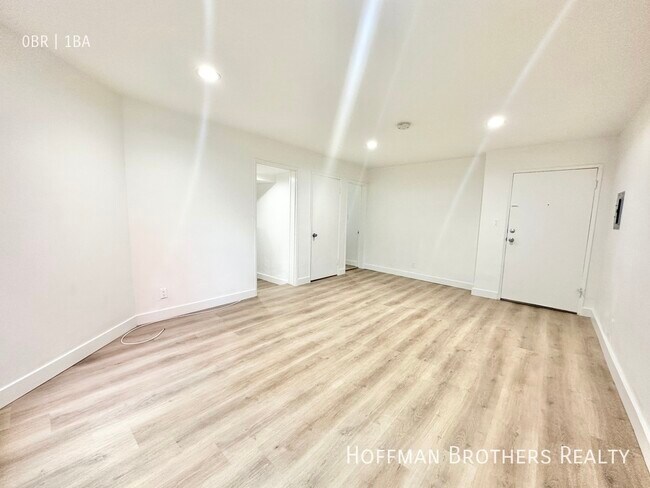 Building Photo - 1447 S Sherbourne Dr