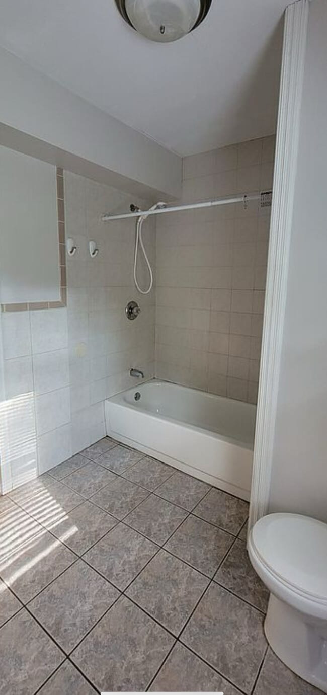 Building Photo - 15 Minden Ave