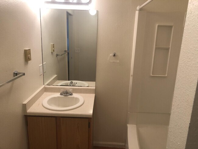 Building Photo - 4531 Boardwalk Dr