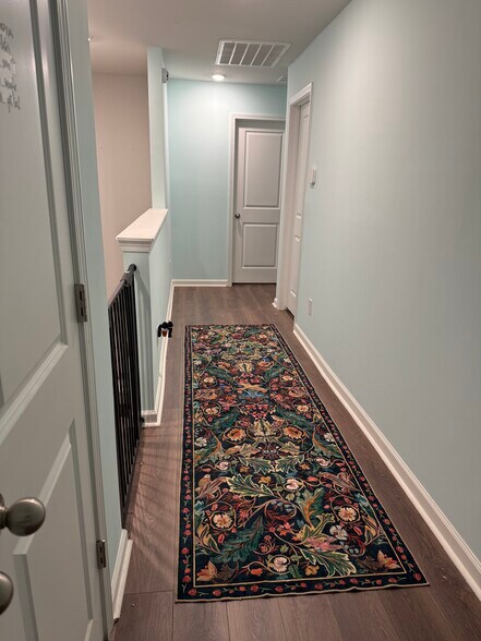 Building Photo - 141 Rosefield Ct