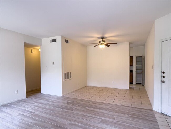 Building Photo - 6500 Harbor Town Dr