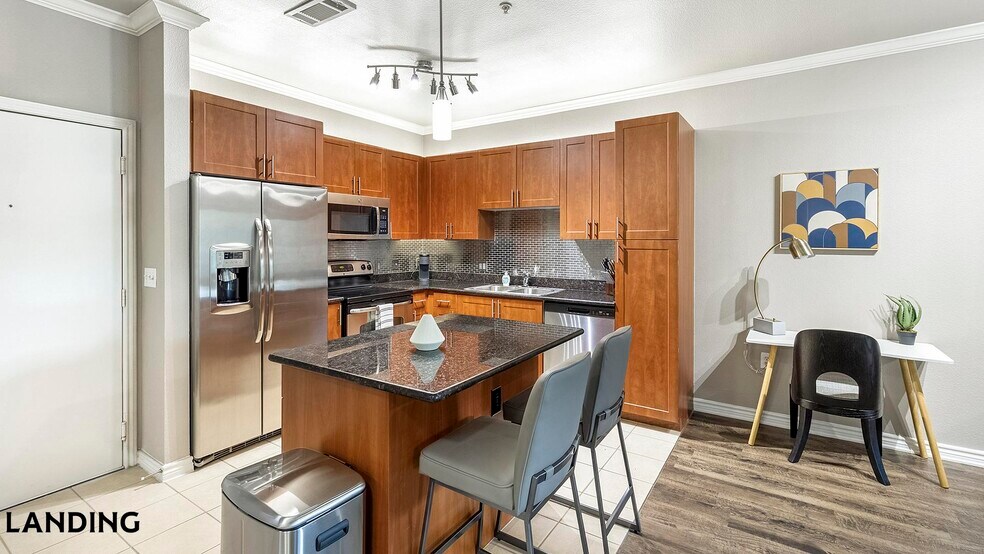 Building Photo - 15777 Quorum Dr