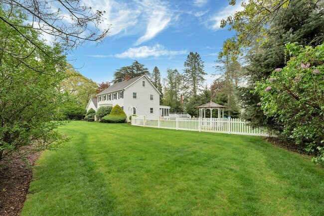 Building Photo - 110 Sleepy Hollow Ln