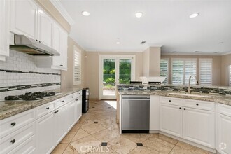 Building Photo - 38 Via Palacio