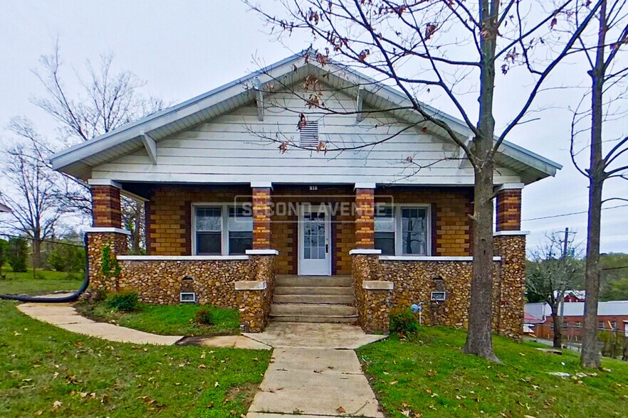 Primary Photo - 916 Indiana St