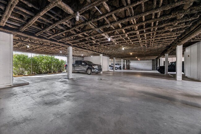 Building Photo - 5017 Cornish St