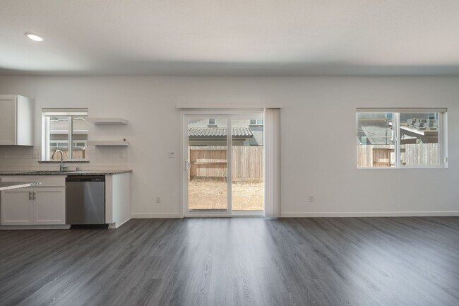 Building Photo - New 4 Bedroom Home with Next Gen Suite + S...
