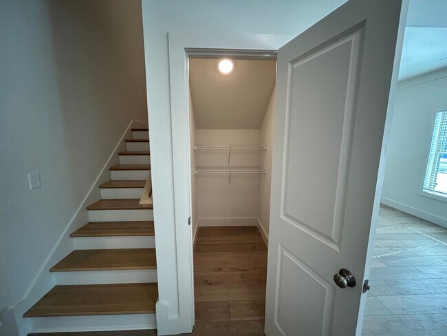 Building Photo - Brand New Townhome off Wire Rd, Close to Vet School and City Soccer Complex