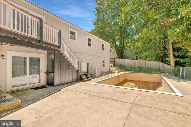Building Photo - 9205 Midland Turn