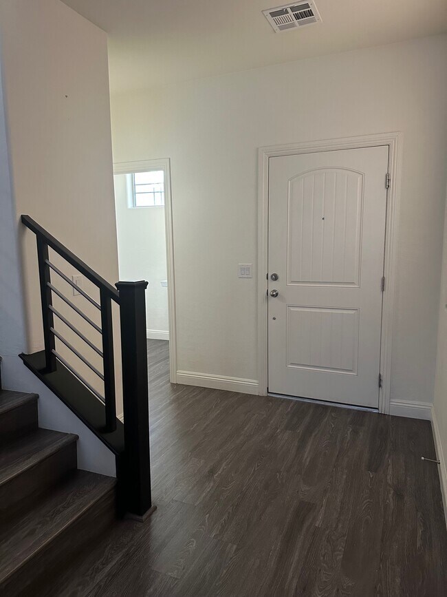 Building Photo - 6654 Ivory Dove Ct