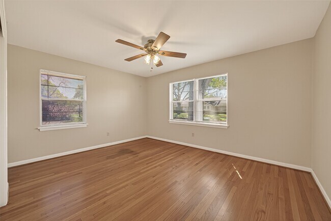 Building Photo - 5646 Hazen St