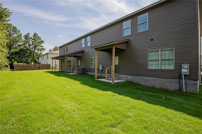 Building Photo - 2003 Azlin Pl