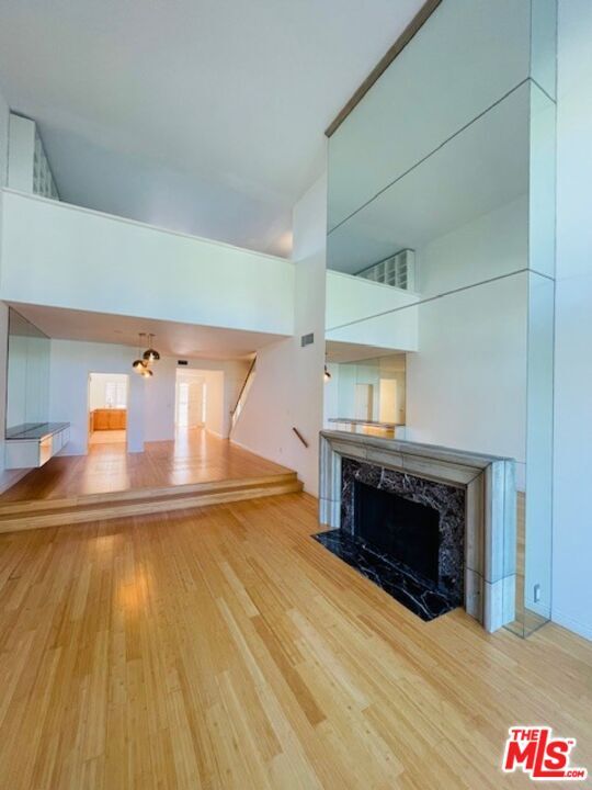 Building Photo - 4338 Redwood Ave