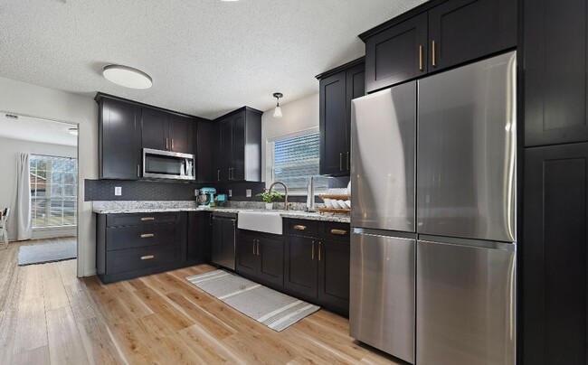 Building Photo - Updated 4 bedroom 2.5 bath home in Ocean Springs!