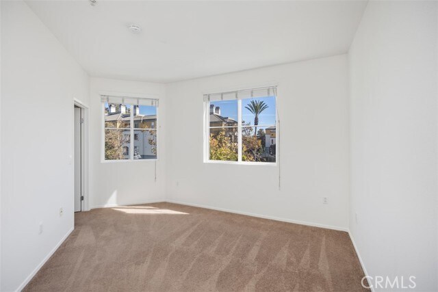 Building Photo - 1358 Scholarship