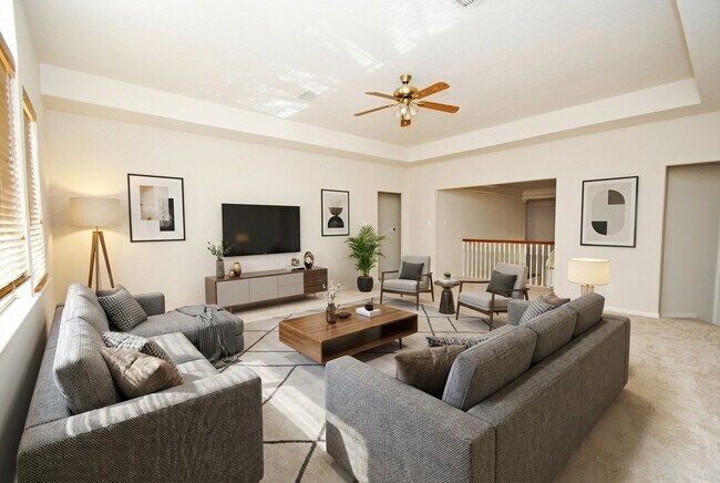 Building Photo - 2111 Parkview Ln