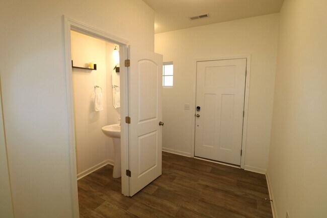 Building Photo - 4740 Wesmar Ct