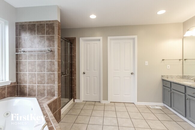 Building Photo - 6286 Forest View Ct