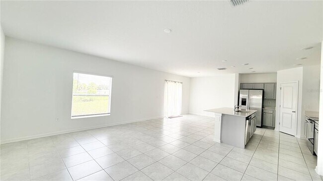 Building Photo - 1033 Waterfall Blvd