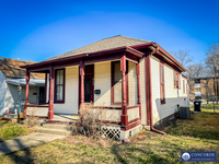 Building Photo - Quaint 2 Bedroom Home