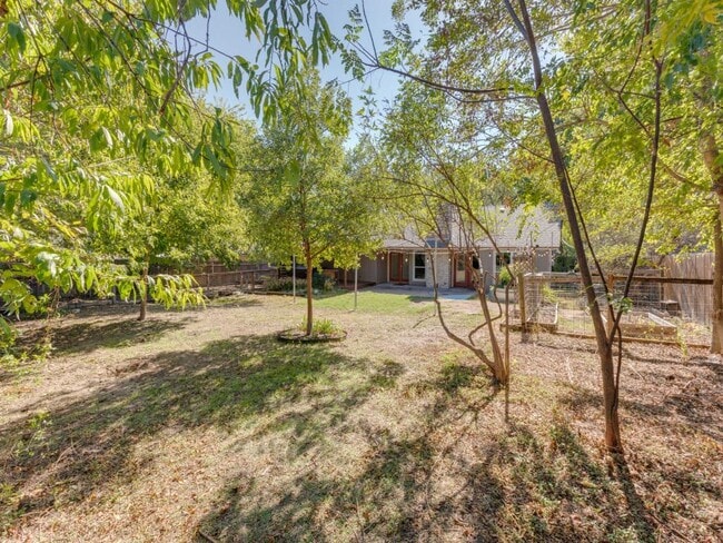 Building Photo - 2404 N Shields Dr