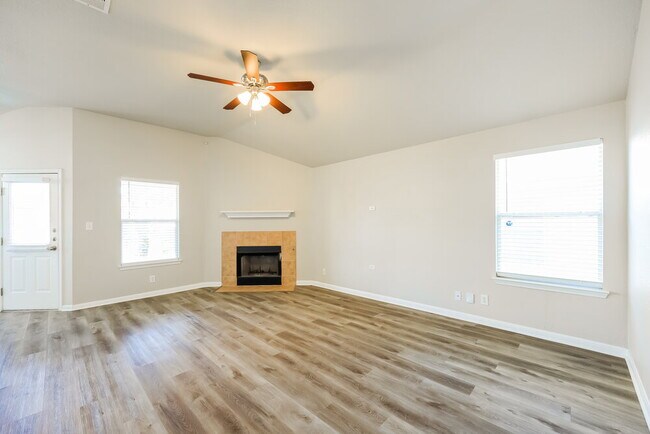 Building Photo - 8423 Whitebrush