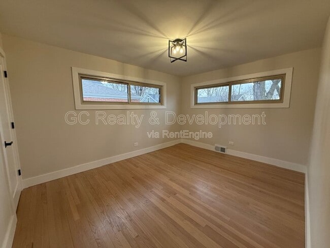 Building Photo - 465 Alexander Blvd