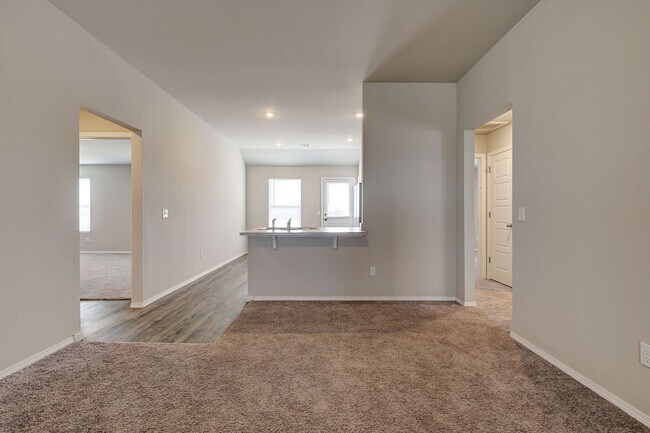Building Photo - *** $250 MOVE-IN SPECIAL  *** Charming 4-Bed 2-Bath Home in Stillwater! *** $250 MOVE-IN SPECIAL ...
