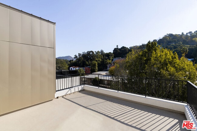 Building Photo - 3651 Regal Pl