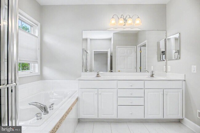 Building Photo - 8406 Mountain Larkspur Dr